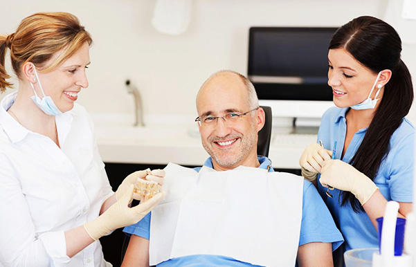 Протезирование зубов: основные показания и противопоказания